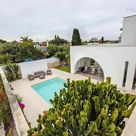 Luxury Beneventi With Pool Apartment Bari