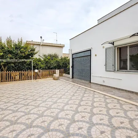 Luxury Beneventi With Pool Apartment Bari